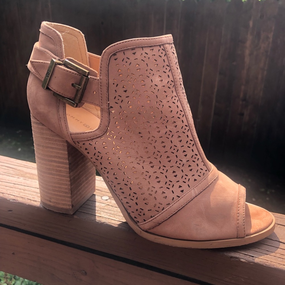 Tommy Hilfiger chunk heel peep toe booties